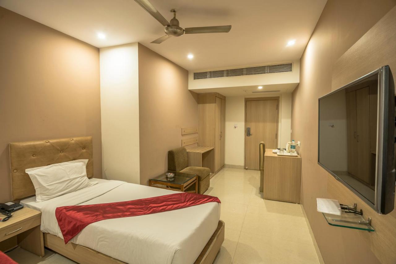 Palette Hotel Nisarga By Sunday Bhopal Eksteriør bilde