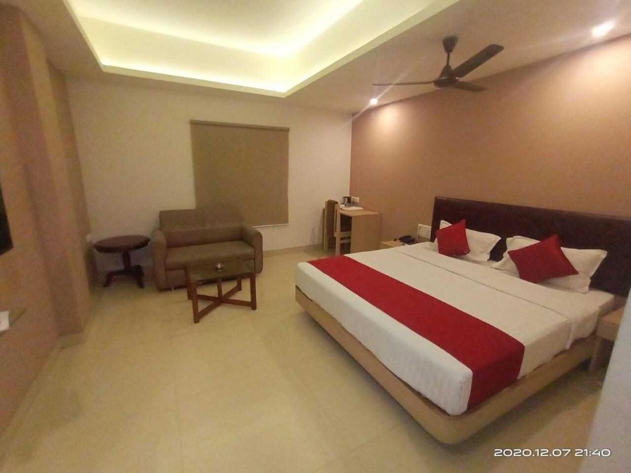 Palette Hotel Nisarga By Sunday Bhopal Eksteriør bilde