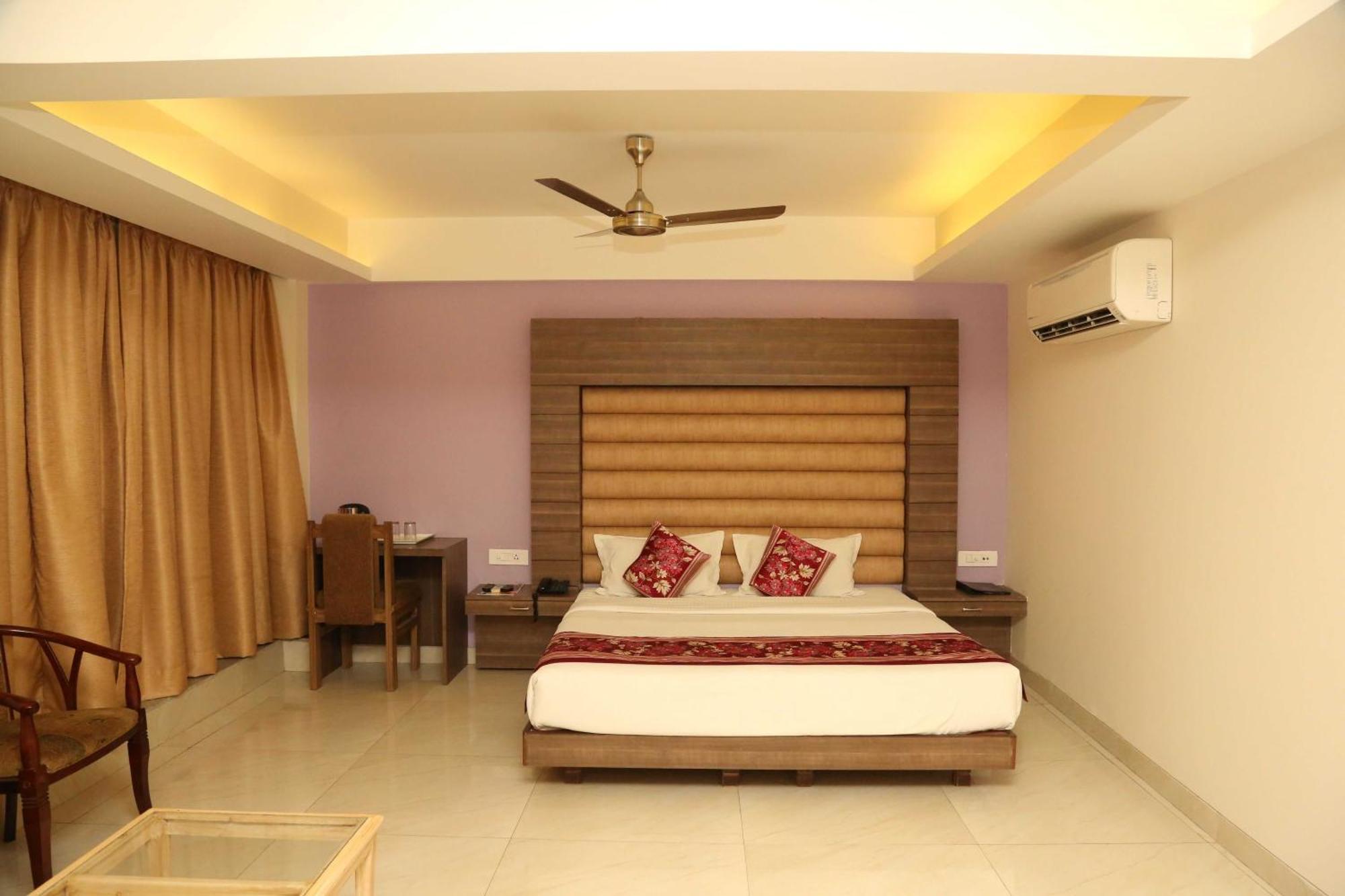 Palette Hotel Nisarga By Sunday Bhopal Eksteriør bilde
